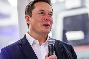 Elon Musk cảnh báo nhân viên về nguy cơ cổ phiếu của Tesla sụp đổ