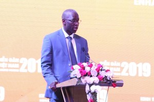 Ông Ousmane Dione, Giám đốc Quốc gia Ngân hàng Thế giới tại Việt Nam phát biểu tại Diễn đàn