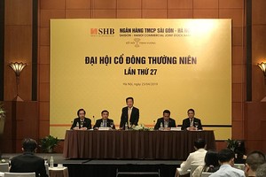 Ông Đỗ Quang Hiển, Chủ tịch HĐQT SHB phát biểu tại ĐHĐCĐ