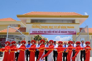 Lễ cắt băng khánh thành công trình trường THCS Bình Thành, huyện Đức Huệ, tỉnh Long An