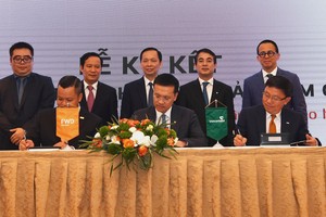 Vietcombank và FWD ký hợp tác bancassurance độc quyền 15 năm, bán liên doanh bảo hiểm VCLI cho FWD