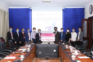 Ví MoMo trao tiền quyên góp đợt 1 trị giá 225 triệu đồng tới Đại học Y Hà Nội