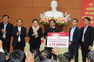 Agribank ủng hộ huyện Phước Sơn tỉnh Quảng Nam 5 tỷ đồng 