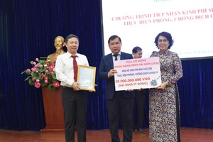 Cổ đông SCB ủng hộ quỹ phòng chống dịch COVID-19 của TP. Hồ Chí Minh