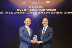 Đại diện VIB và SAP Việt Nam tại Lễ khởi động dự án CDP