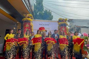 Nghi lễ cắt băng khai trương Phòng giao dịch Kim Bảng