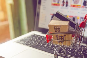 6 tháng đầu năm 2023, lực lượng chức năng đã phát hiện 2.773 vụ hàng giả, vi phạm sở hữu trí tuệ (tăng 174,01% so với cùng kỳ) trên thương mại điện tử