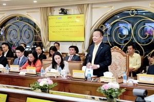 Ông Đỗ Quang Hiển, Chủ tịch HĐQT SHB tin tưởng sự hợp tác trong thời gian tới của SHB và Ngân hàng Busan sẽ góp phần thúc đẩy hợp tác phát triển giữa các doanh nghiệp Việt Nam – Hàn Quốc