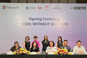 Trao quyền cho phụ nữ trong lĩnh vực công nghệ thông qua Chương trình "Code; Without Barriers"