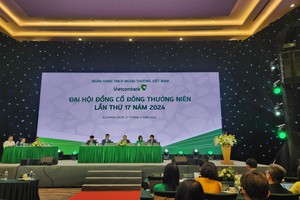 ĐHCĐ 2024 Vietcombank (VCB): Lâu dài, bán lẻ vẫn là chiến lược quan trọng, tiếp tục triển khai kế hoạch tăng vốn khoảng 27.700 tỷ đồng