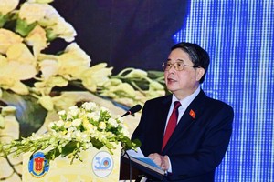 Phó Chủ tịch Quốc hội Nguyễn Đức Hải phát biểu tại Hội thảo