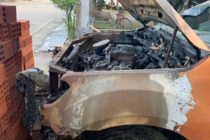 Xe Ford Ranger mang biển kiểm sát 92C-100.39 bị cháy vào ngày 16/7/2019 tại huyện Núi Thành, tỉnh Quảng Nam 