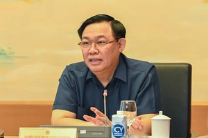 Chủ tịch Quốc hội Vương Đình Huệ phát biểu tại tổ chiều 5/6