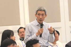 PGS.TS Phạm Duy Nghĩa, Chuyên gia tư vấn ADB, Đại học Fulbright Việt Nam phát biểu tại Hội thảo sáng 11/7.