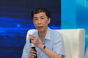 TS. Võ Trí Thành phát biểu thảo luận tại Tọa đàm (Ảnh: M.Minh)