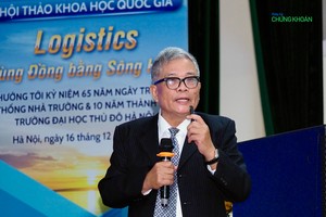 GS TS Đặng Đình Đào trình bày tham luận tại Hội thảo sáng 16/12 (Ảnh: M.Minh)