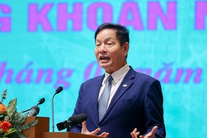 Chủ tịch FPT Trương Gia Bình: Sau 100 ngày "giải cứu" sàn HOSE, cổ phiếu FPT liên tục tăng trưởng