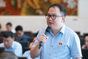 Đại biểu Phạm Trọng Nghĩa – Đoàn ĐBQH tỉnh Lạng Sơn thảo luận về dự án Luật Quy hoạch đô thị và nông thôn sáng 27/8.