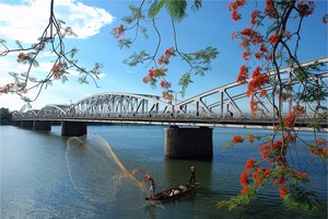 Sông Hương, TP Huế