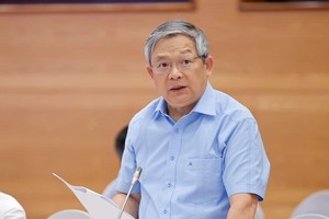 Thiếu tướng Hoàng Anh Tuyên trả lời tại buổi họp báo