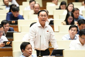 Đại biểu Nguyễn Quốc Hận (đoàn Cà Mau) đề nghị đường sắt cao tốc chạy từ Lạng Sơn đến Cà Mau