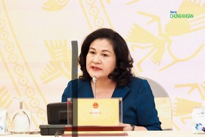 Thứ trưởng Bộ Nội vụ Nguyễn Thị Hà thông tin tại buổi họp báo chiều 3/7 (Ảnh: M.Minh)