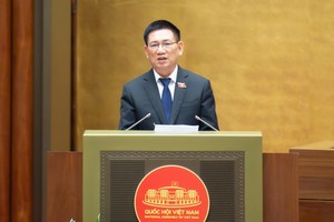 Phó Thủ tướng Chính phủ Hồ Đức Phớc trình bày Báo cáo đánh giá tình hình và kết quả 5 năm thực hiện Nghị quyết số 31 ngày 12/11/2021 của Quốc hội về Kế hoạch cơ cấu lại nền kinh tế giai đoạn 2021-2025.