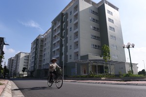 Hà Nội: Dân phố cổ chê, nhà giãn dân đắp chiếu