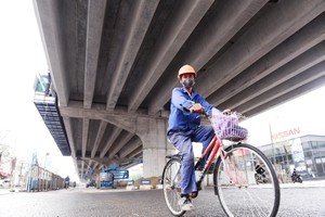 Công nhân tích cực hoàn thiện dự án mở rộng vành đai 3 trên cao 