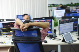 Chứng khoán phái sinh: VN30-Index đang bị “kẹp”
