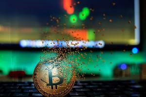 Giá Bitcoin hôm nay ngày 19/11: Lo ngại về pháp lý đẩy giá Bitcoin xuống đáy 3 tuần qua