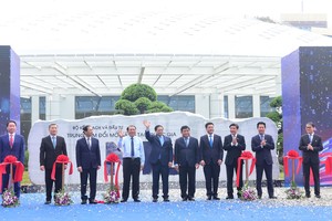 Thủ tướng cắt băng khánh thành Trung tâm Đổi mới Sáng tạo Quốc gia tại Hòa Lạc