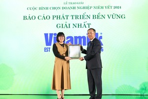 Toàn cảnh Hội nghị Doanh nghiệp niêm yết và lễ trao giải Cuộc bình chọn Doanh nghiệp niêm yết 2024