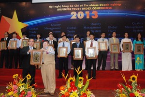 Manulife Việt Nam đạt danh hiệu phát triển bền vững 2013