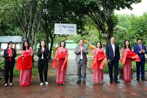 PTI trao tặng Thư viện xanh