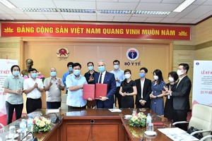 AIA Việt Nam hỗ trợ tài chính tới lực lượng y tế được chẩn đoán dương tính với SARS-CoV-2