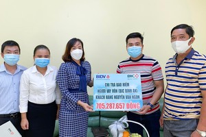 BIC chi trả hơn 700 triệu đồng tiền bảo hiểm cho khách hàng vay vốn tại Đồng Tháp