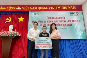 BIC chi trả gần 1 tỷ đồng tiền bảo hiểm cho khách hàng vay vốn tại Cần Thơ