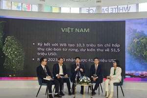 Các diễn giả trao đổi tại Tọa đàm