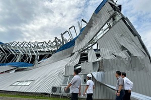 Các doanh nghiệp bảo hiểm đang tập trung nguồn lực để thống kê, giám định, tạm ứng, chi trả bồi thường cho khách hàng nhanh chóng vượt qua khó khăn, ổn định sản xuất - kinh doanh