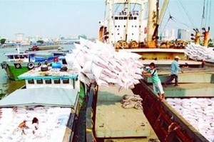 10 tháng xuất siêu đạt 1,9 tỷ USD