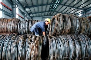 Đầu năm 2015, tiêu thụ thép sẽ khó khăn