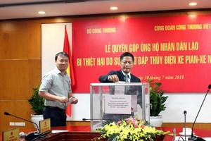 Bộ Công Thương quyên góp ủng hộ nhân dân Lào sau sự cố vỡ đập thủy điện