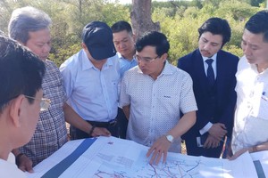 Lãnh đạo Bộ Công thương và UBND tỉnh Bạc Liêu khảo sát dự án