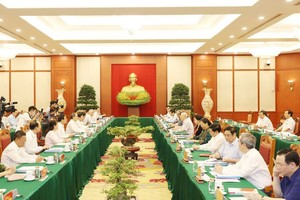 Tập thể Bộ Chính trị làm việc với Ban Thường vụ Thành uỷ TP.HCM