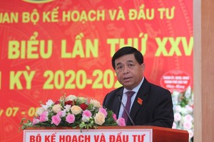 Ủy viên Trung ương Đảng, Bộ trưởng Bộ Kế hoạch và Đầu tư Nguyễn Chí Dũng khẳng định, vai trò lãnh đạo toàn diện của Đảng không ngừng được củng cố trong mọi hoạt động của Bộ, ngành Kế hoạch, Đầu tư và Thống kê.