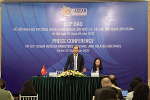 Đẩy mạnh quan hệ đối ngoại, củng cố vai trò trung tâm của ASEAN