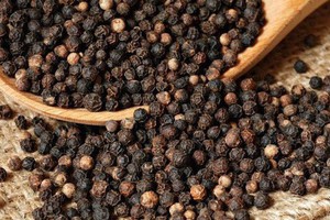 Tiêu - một trong ba mặt hàng xuất khẩu chính của Pitco bị trượt giá mạnh so với cùng kỳ.