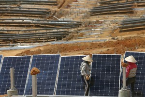 Nếu không kịp được công nhận vận hành thương mại trước ngày 1/1/2021, thì các dự án điện mặt trời sẽ phải đấu thầu về giá. Ảnh: Đức Thanh