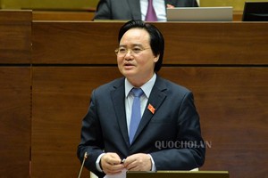 Bộ trưởng Bộ Giáo dục và Đào tạo Phùng Xuân Nhạ vừa gửi Quốc hội báo cáo về vấn đề sách giáo khoa năm học 2020-2021